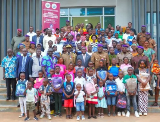 Centrafrique : la Mutuelle des Douanes rend hommage à ses héros et soutient les orphelins en kits scolaires