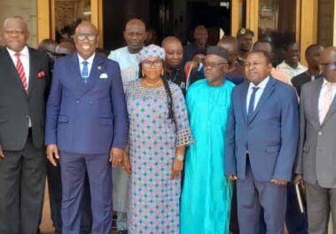 Centrafrique : le gouvernement signe un pacte national de stabilité sociale et la relance économique avec les syndicats et le patronat