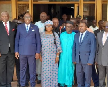 Centrafrique : le gouvernement signe un pacte national de stabilité sociale et la relance économique avec les syndicats et le patronat