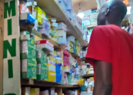 Bangui : fermeture des kiosques illégaux de vente des médicaments, entre inquiétude des commerçants et protection de la population