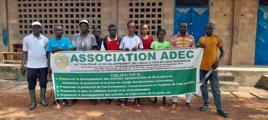 L’Association ADEC nettoie l’école Kokoro 1 à la rentrée académique 2025-2026
