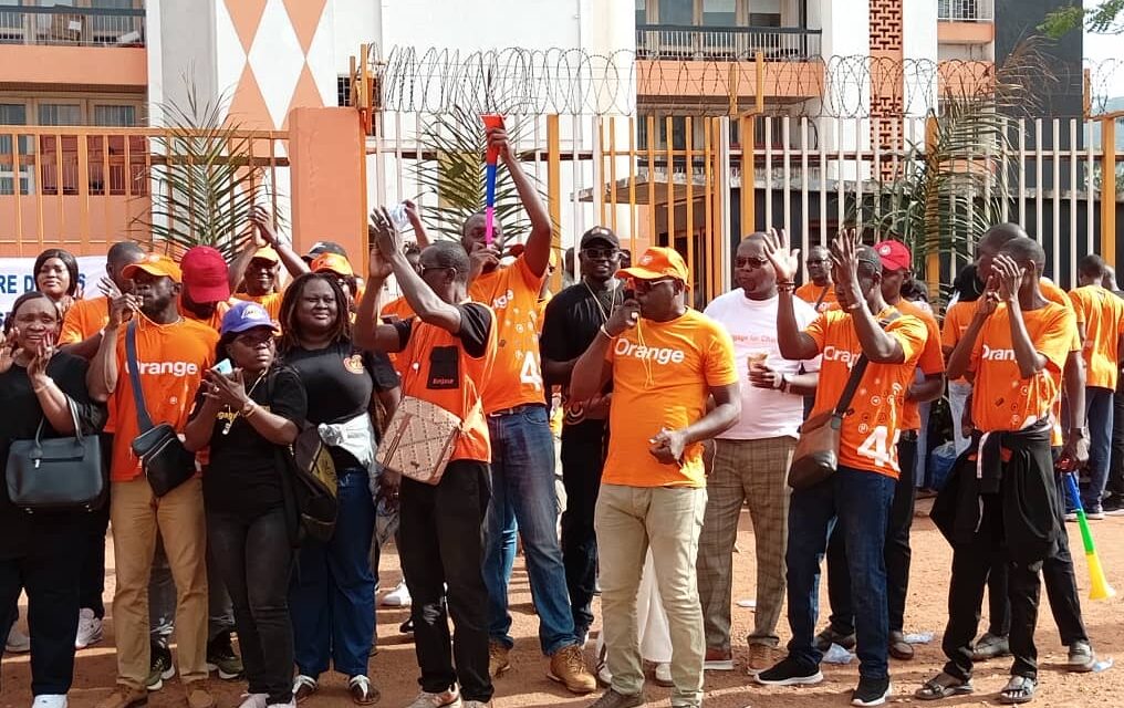 Orange Centrafrique tente de calmer son personnel national qui réclame une augmentation de salaire de 40 %
