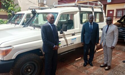 Centrafrique : l’UNICEF donne deux véhicules réformés au ministère du Plan