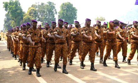 Centrafrique : 258 cadres et stagiaires de la Douane formés à la discipline militaire