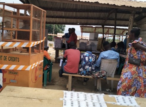 Élections en Centrafrique : ouverture tardive et incidents mineurs dans les bureaux de vote du 9ᵉarrondissement de Bangui