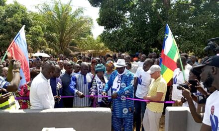 RCA : deux nouveaux forages inaugurés à Gbabili, Simphorien Mapenzi salue l’initiative et appelle à une gestion responsable