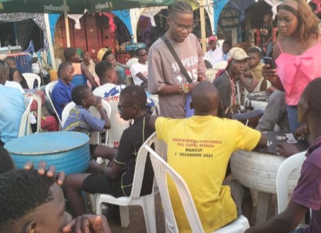 Centrafrique : Landry Kongolimbi, un jeune homme tend la main aux enfants de la rue