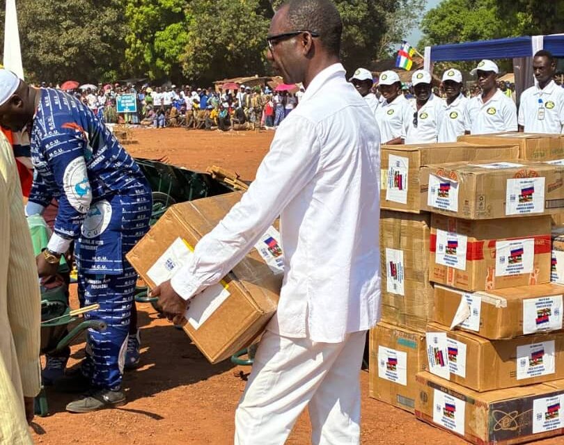 Remise d’un important lot de médicaments vitaux contre l’hépatite C à Sibut par la maison russes