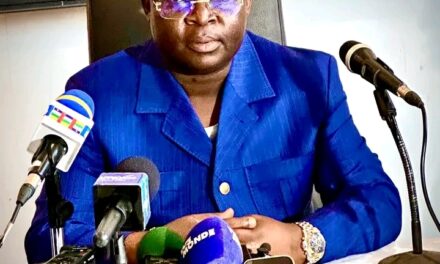 Centrafrique : le porte-parole du candidat Faustin-Archange Touadéra, Évariste Ngamana, répond à Anicet-Georges Dologuélé