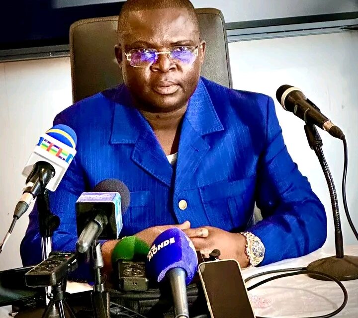 Centrafrique : le porte-parole du candidat Faustin-Archange Touadéra, Évariste Ngamana, répond à Anicet-Georges Dologuélé