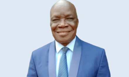 Centrafrique : l’écrivain Élie Oueifio plaide pour le « désarmement des cœurs et des esprits »