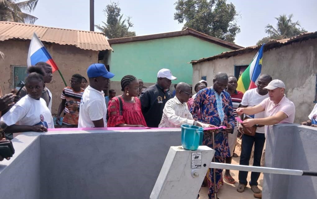 Centrafrique : Maxime Ndjetel inaugure un forage pour renforcer la solidarité dans le 8e arrondissement de Bangui