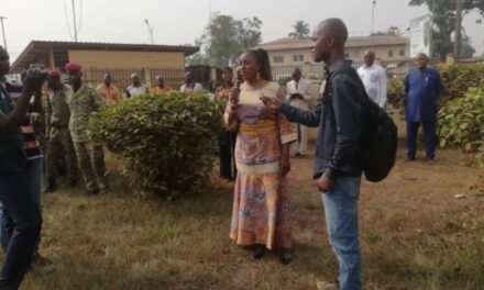Centrafrique : la ministre des Arts Marie Françoise Ramadan Mamata Ngola mobilise son personnel pour la levée des couleurs