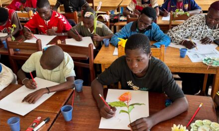 Lancement d’un atelier de dessin et de peinture à la Maison russe de Bangui : un voyage immersif dans l’art