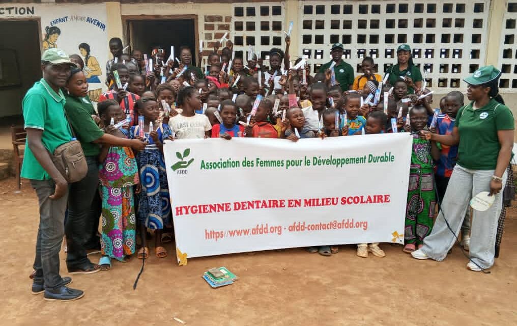 Centrafrique : l’Association des Femmes pour le Développement Durable sensibilise les élèves de l’école Yamboro à l’hygiène dentaire