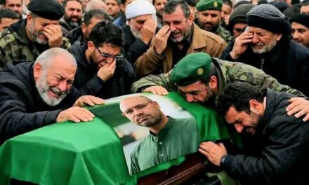 Libye : le pays secoué, la famille Kadhafi en larmes