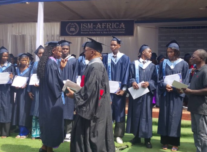 Centrafrique : remise de parchemins aux étudiants de l’ISM Africa après trois ans d’efforts couronnés de succès