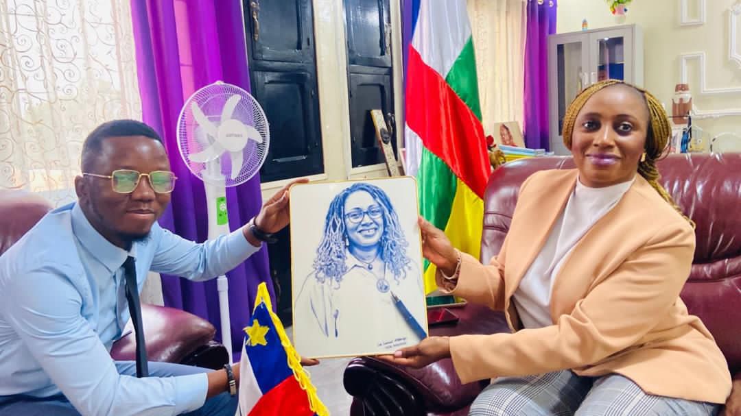 RCA : l’artiste numérique Jospin Mbango reçu par la Ministre des Arts Ngola Ramadan-Mamata