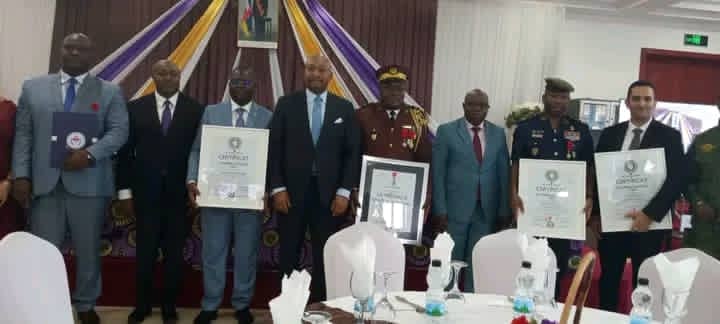 Centrafrique : six personnalités décorées de la médaille du mérite