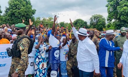 Le Président Touadéra procède à l’inauguration du collège de Bohong dans l’Ouham-Pendé