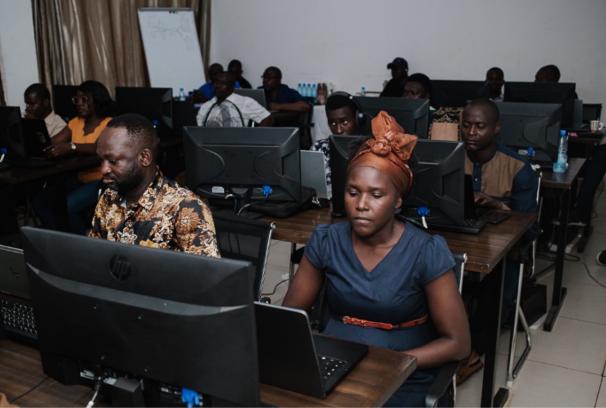 Poursuite de la formation en informatique des cadres du Ministère des Finances et du Budget, assurée par Ikoué SARL