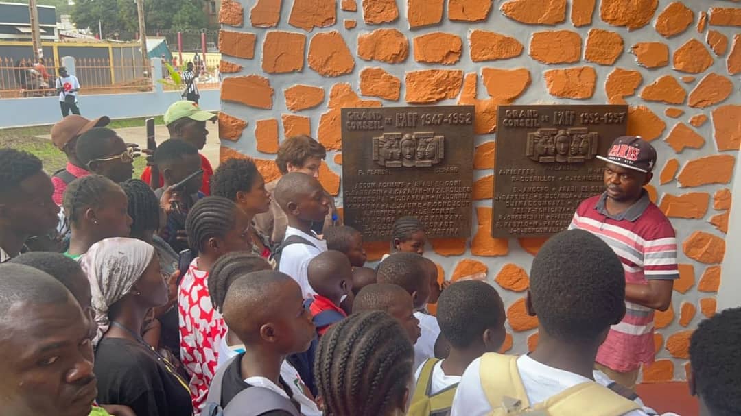 Visite des étudiants de la Maison Russe au Musée Barthélémy Boganda pour la Journée Internationale des Musées
