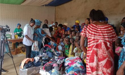 Centrafrique : les enfants sinistrés de Landja-Mboko bénéficient d’un don de l’Association des Femmes Battantes et de Portia Déya Abazène