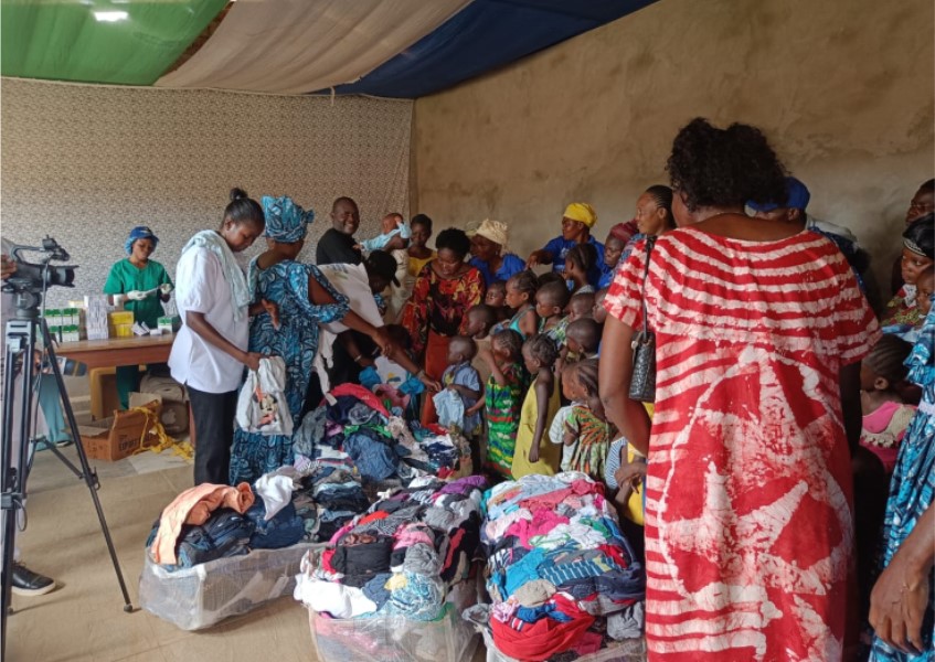Centrafrique : les enfants sinistrés de Landja-Mboko bénéficient d’un don de l’Association des Femmes Battantes et de Portia Déya Abazène