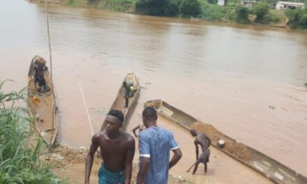 Centrafrique : à M&rsquo;Poko, les vendeurs de sable confrontés aux difficultés de la saison des pluies