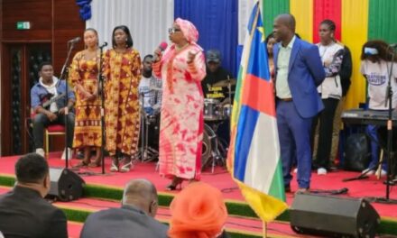 Centrafrique : Annie Michelle Mouanga, ministre du Travail mobilise des fidèles autour d&rsquo;une prière pour la paix