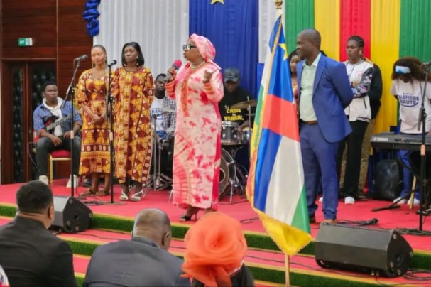 Centrafrique : Annie Michelle Mouanga, ministre du Travail mobilise des fidèles autour d’une prière pour la paix