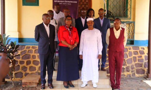 Centrafrique : le ministre de l&rsquo;Urbanisme Hassan Bouba reçoit la maire de Bangui, Prisca Rosaline Mano